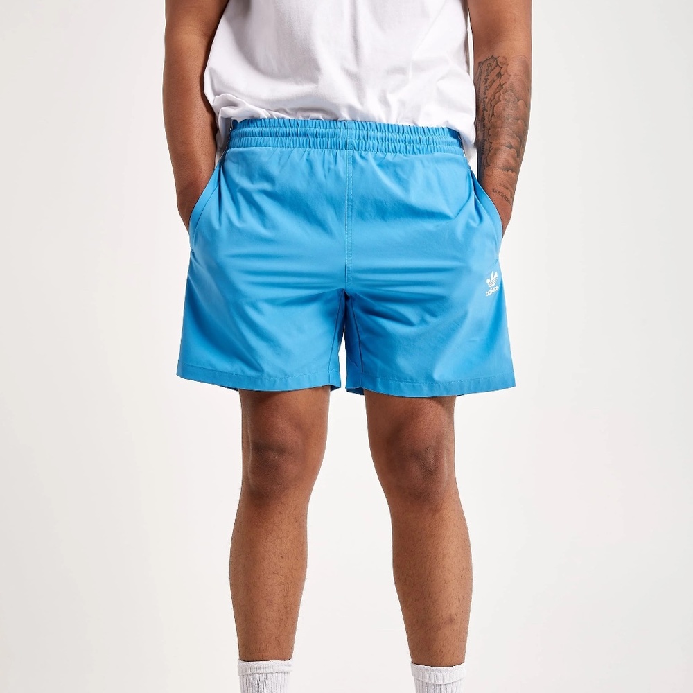 Adidas adicolor classic trace shorts in turquoise/aqua size M..USED